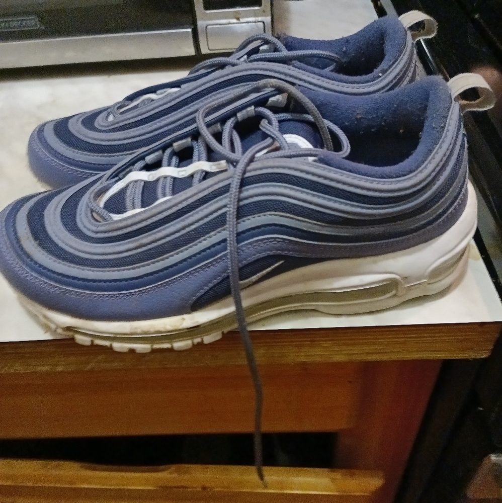 BLUE AND WHITE AIRMAX WOMAN 71/2